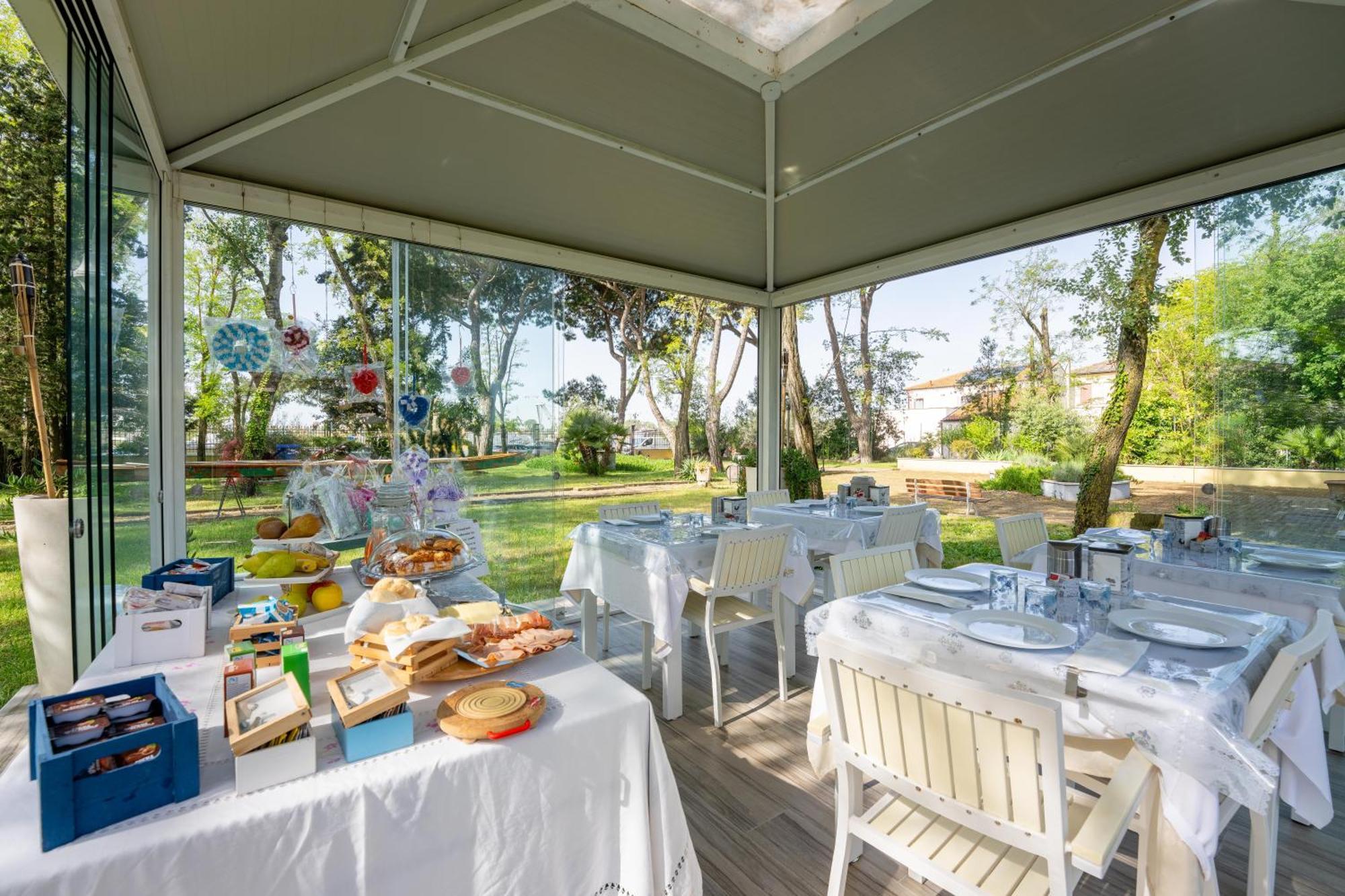 Villa Bellini Room&Breakfast Порто Гарибалди Екстериор снимка