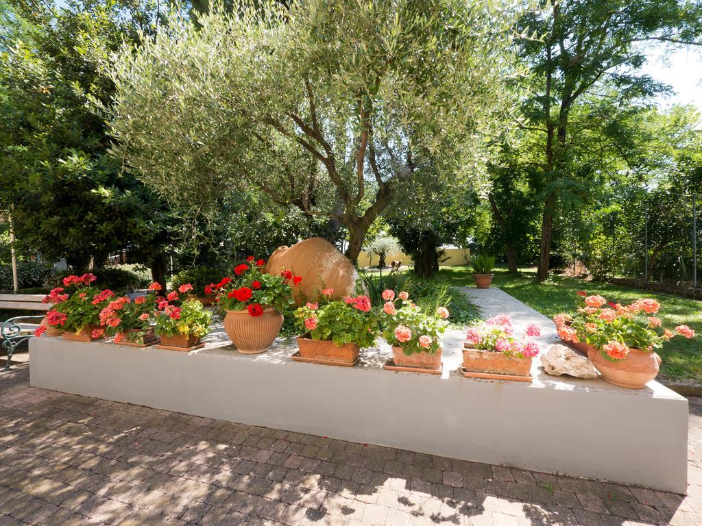 Villa Bellini Room&Breakfast Порто Гарибалди Екстериор снимка
